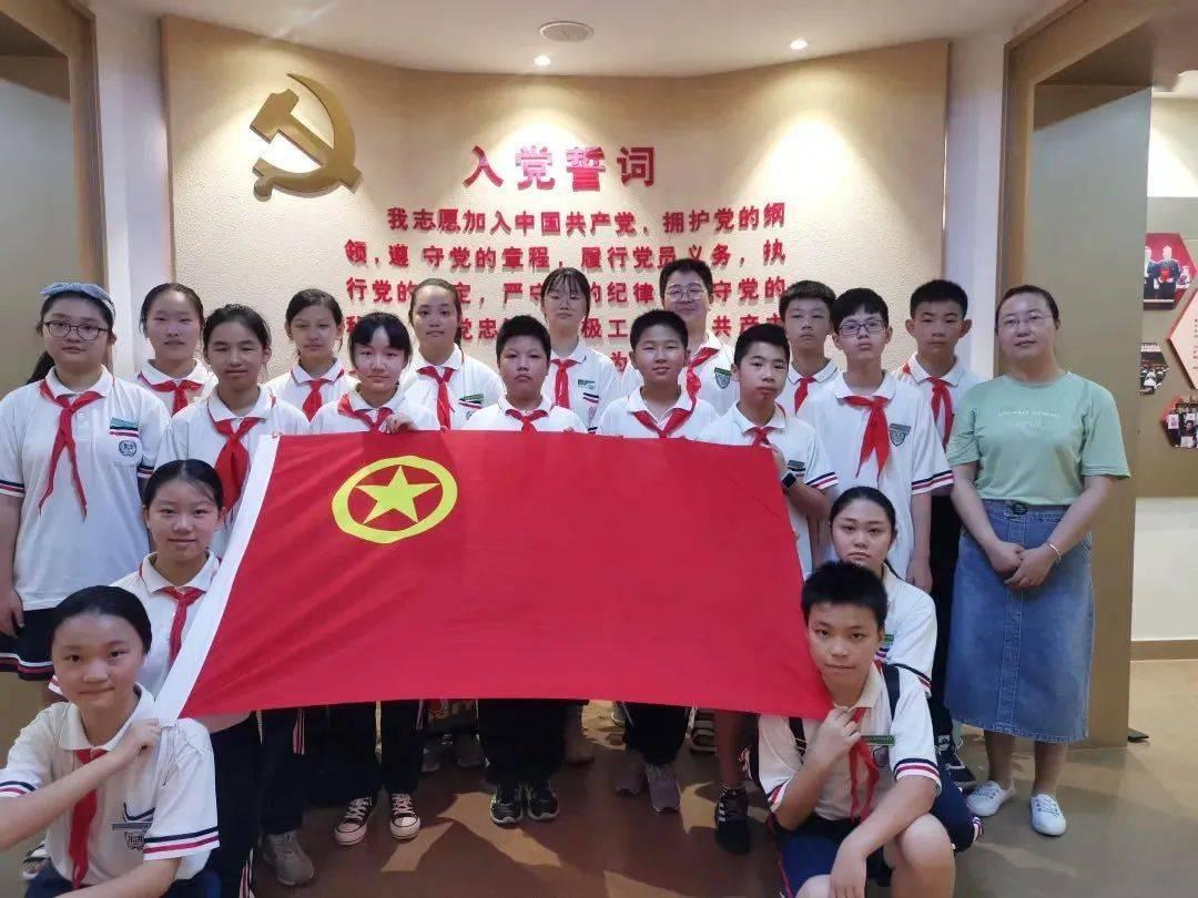 咱也不知道你们的恋爱都是在哪谈的。除了我全世界都恋爱了吧😒游戏画面